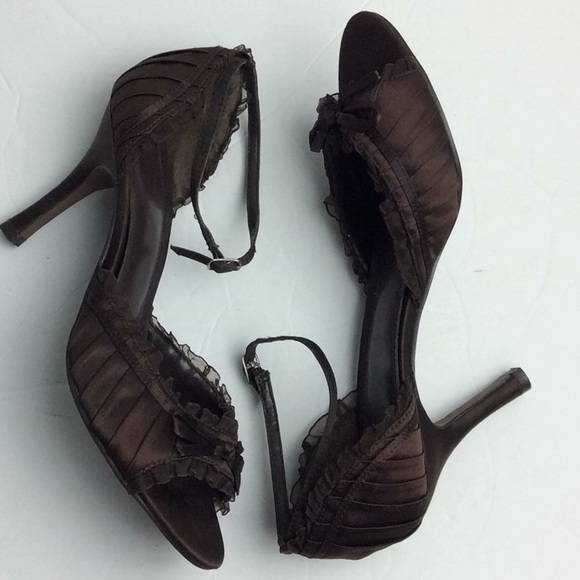 Maurices Ladies Brown Ruffled Open Toe Heels Sz 9 - Picture 3 of 8